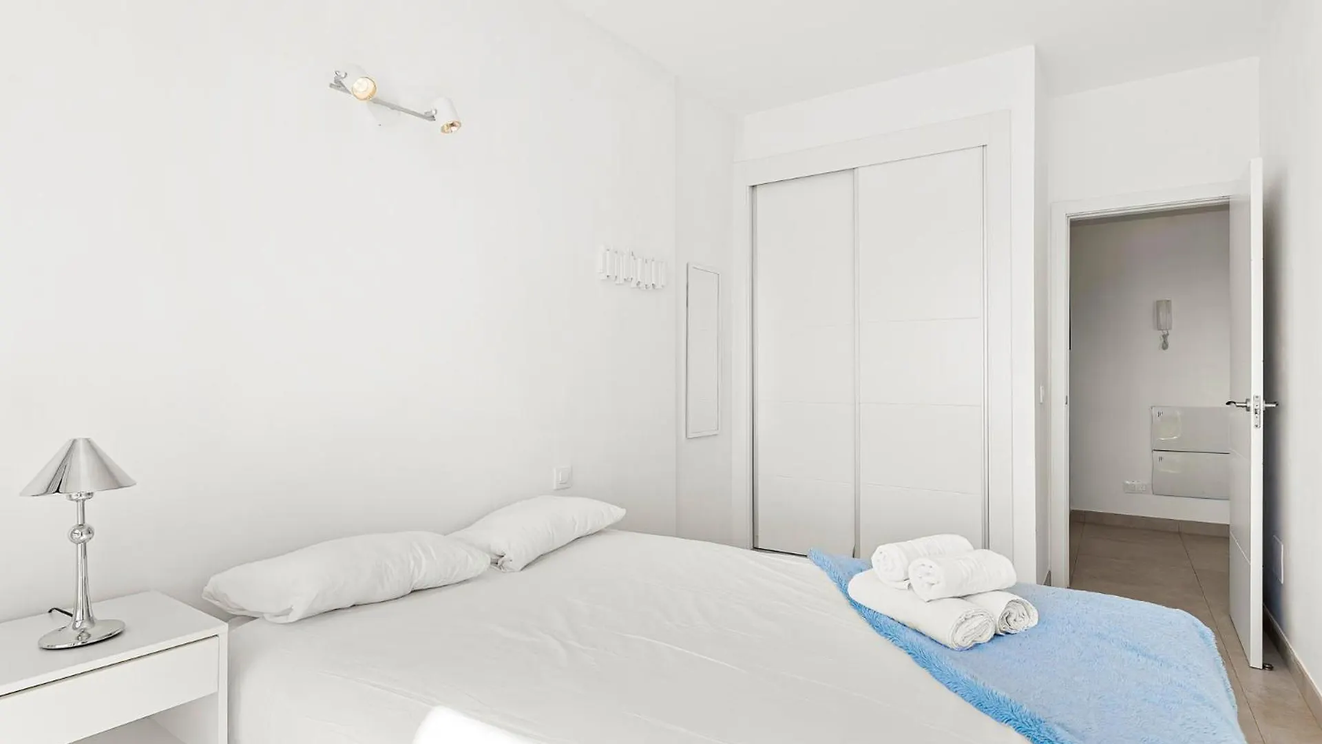 דירה אל מדאנו Medano4You Strelitzia Penthouse ספרד